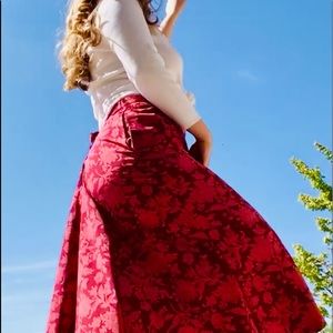 Red floral midi skirt🌹